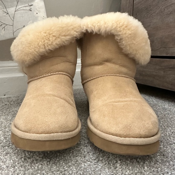 UGG Women's Sand Bailey Button Boots - Picture 3 of 9